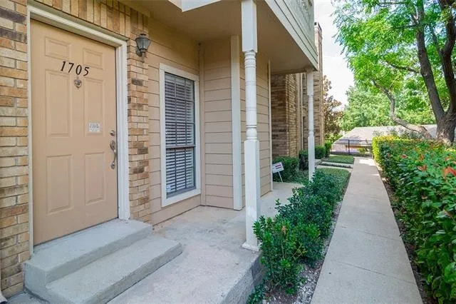 Modern 2 Bedroom Condo in North Dallas